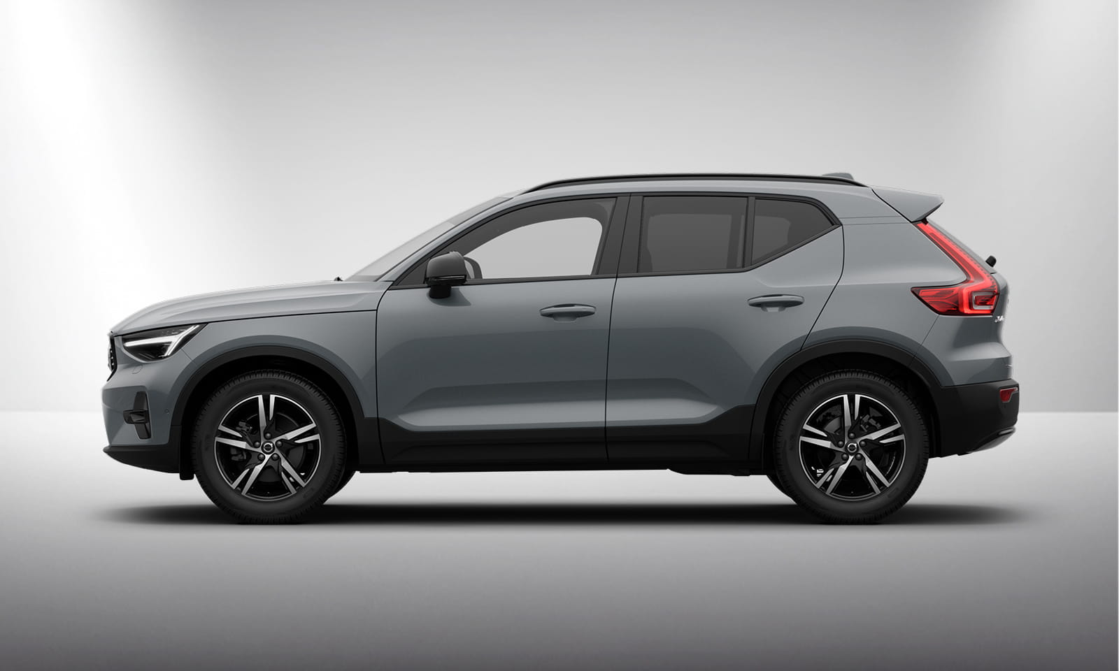 xc40_b4_plusdark_2027_02