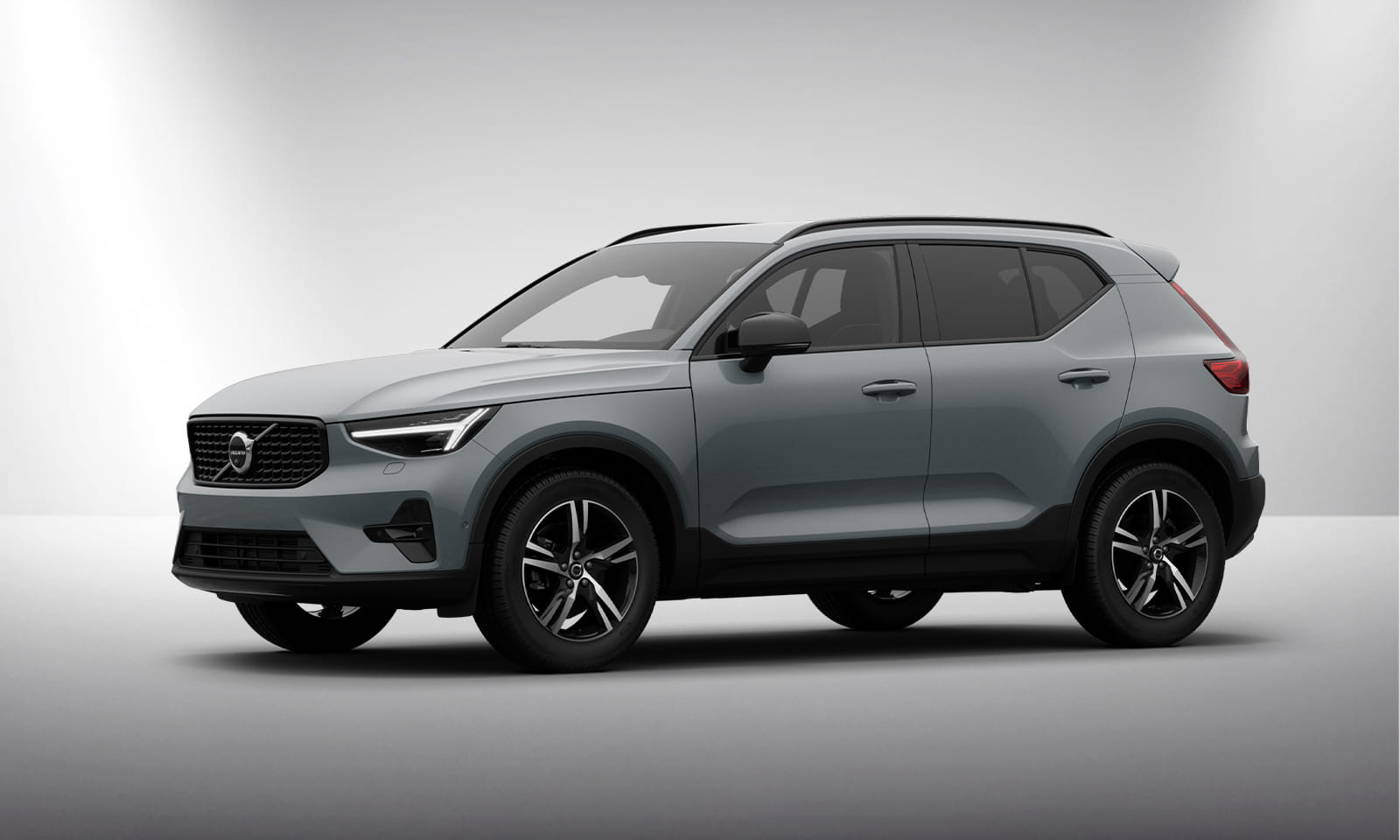 xc40_b4_plusdark_2027_01